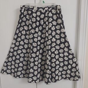 Liz Claiborne Women's Flared Skirt - Size 8/10